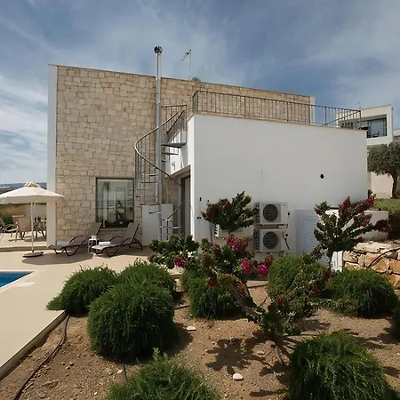 Villa Tavrou Enas - Stunning 3 Bedroom Latchi With Pool With Panoramic Views