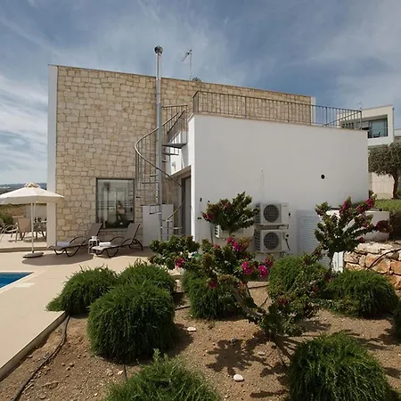 Tavrou Enas - Stunning 3 Bedroom Latchi With Pool With Panoramic 尼奥克瑞奥